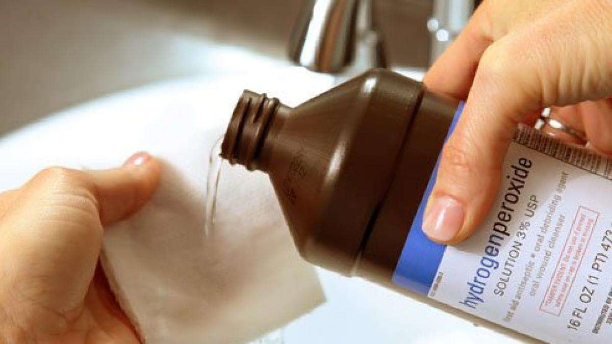 Curiosidades del agua oxigenada para hogar y salud