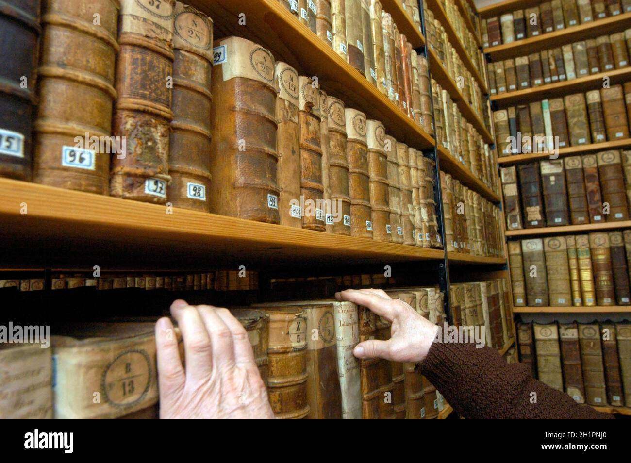 Secretos del archivo de San Martín Pinario y su monasterio