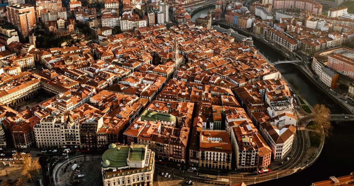 Descubre las 22 curiosidades más fascinantes del casco viejo de Bilbao