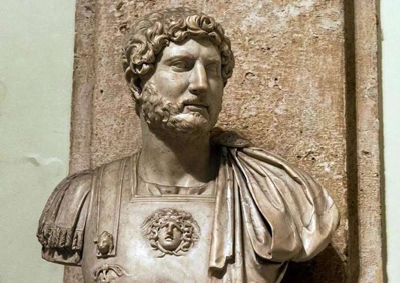 Curiosidades del Emperador Adriano y su legado histórico