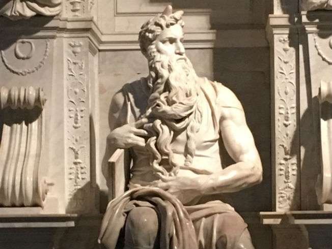 Historias curiosas detrás de las esculturas icónicas en Roma