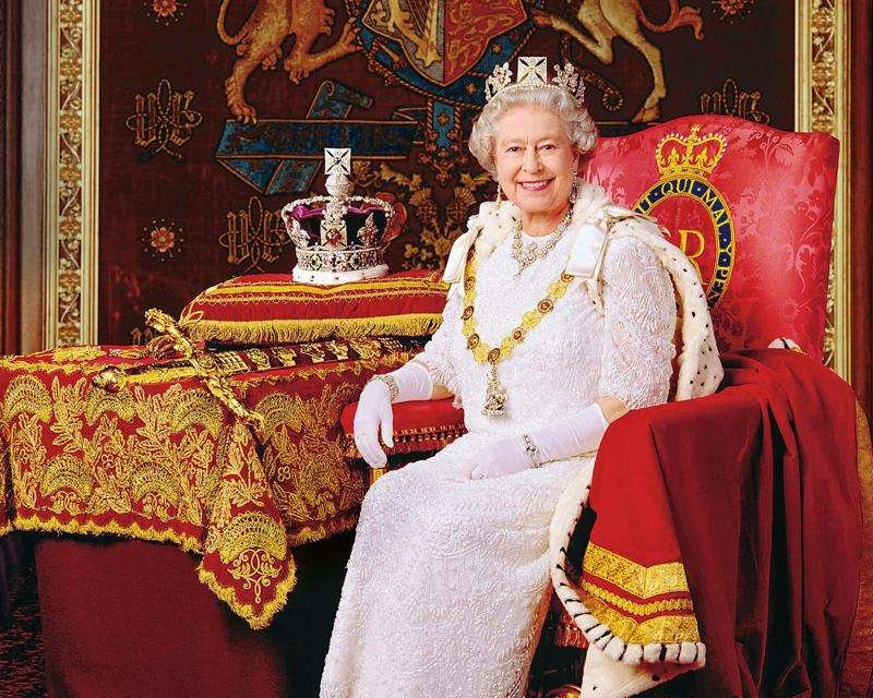 Protocolos y curiosidades al tratar a la Reina Isabel II