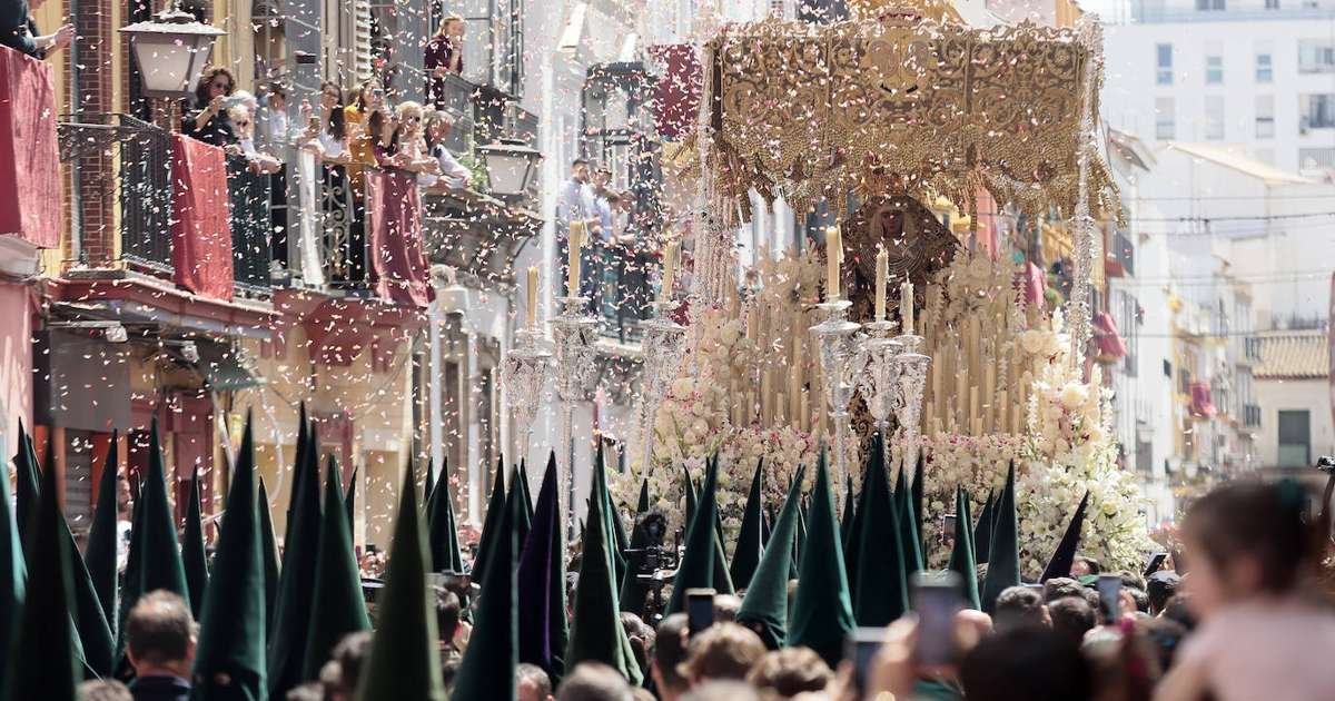 Curiosidades de la Semana Santa de Sevilla: descúbrelas en un libro
