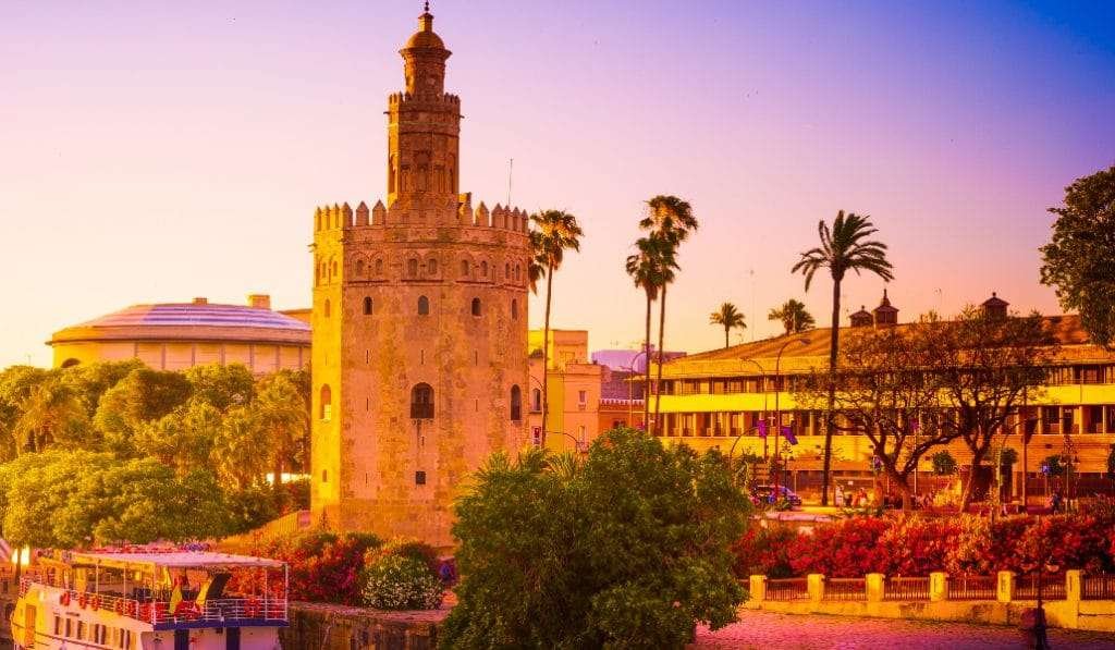 Descubre las curiosidades de la Torre del Oro de Sevilla