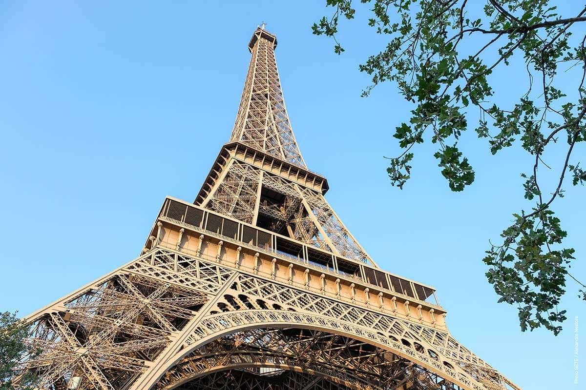 Curiosidades de la Torre Eiffel en la Tierra y en China
