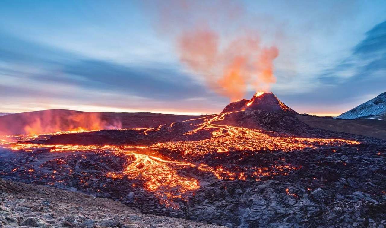 Descubre las fascinantes curiosidades del volcán Mauna Loa en Hawái